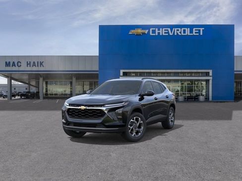 New 2026 Chevrolet Trax LT w/ Sunroof Package FWD image 8