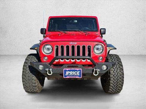 Used 2018 Jeep Wrangler Unlimited Sahara w/ Connectivity Group image 2