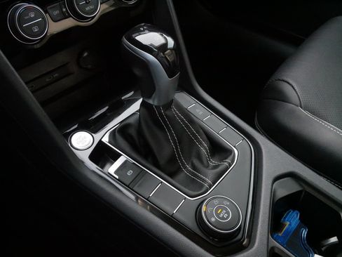 Certified 2023 Volkswagen Taos SEL image 24