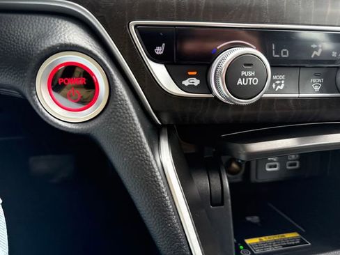 Used 2022 Honda Accord EX-L image 32