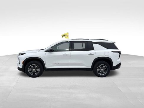 Used 2025 Chevrolet Traverse LT AWD/4WD image 6