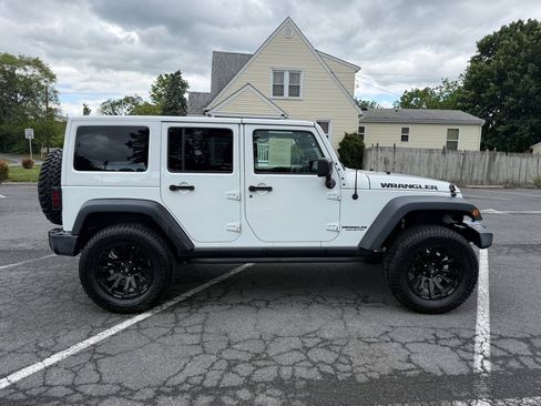 Used 2017 Jeep Wrangler Unlimited Sport AWD/4WD image 2
