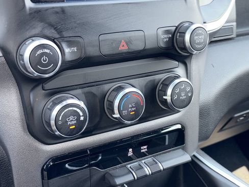 Used 2022 RAM 1500 Big Horn AWD/4WD image 5