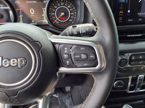 Used 2025 Jeep Wrangler Unlimited Sahara AWD/4WD image 14