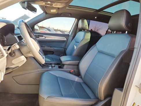 Used 2022 Volkswagen Atlas Cross Sport SEL R-Line image 13