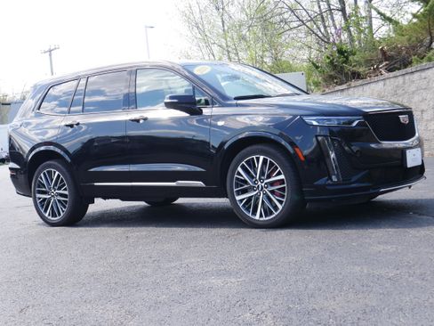 Certified 2024 Cadillac XT6 Sport w/ Technology Package AWD/4WD image 10