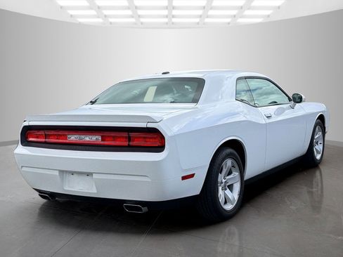Used 2014 Dodge Challenger R/T RWD image 5