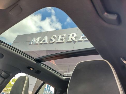 Used 2023 Volvo XC40 Recharge Ultimate w/ Protection Package Premier image 8