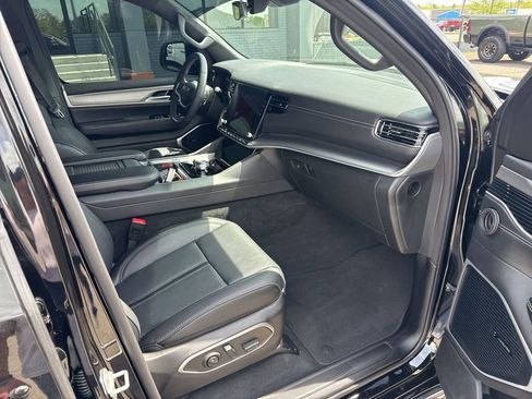 Used 2025 Jeep Wagoneer Series II image 20