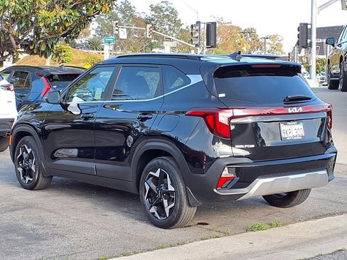 Certified 2024 Kia Seltos EX FWD image 3