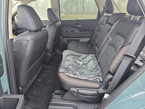New 2026 Nissan Pathfinder Platinum AWD/4WD image 27