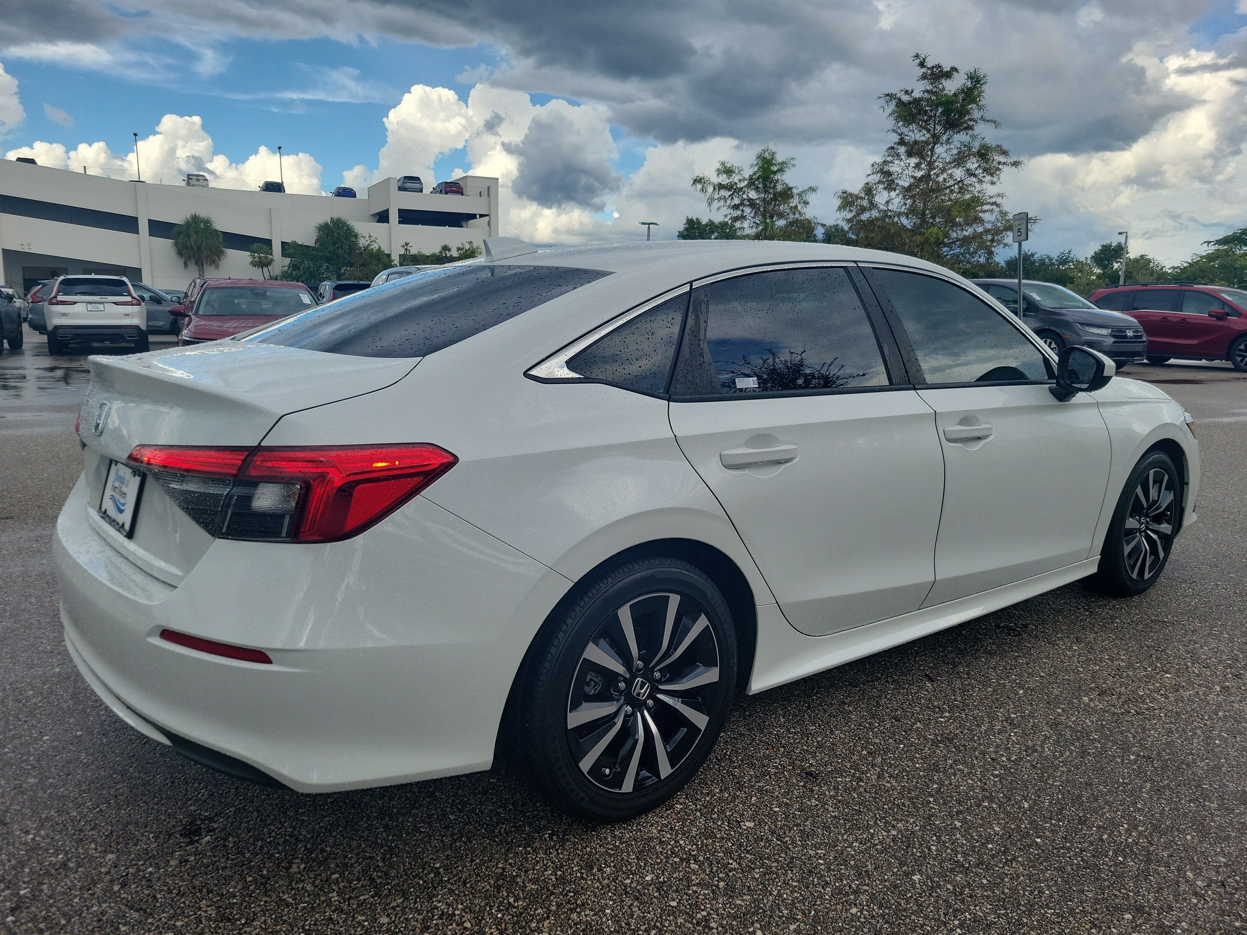 Used 2022 Honda Civic EX image 4