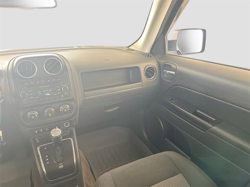 Used 2017 Jeep Patriot Latitude image 20