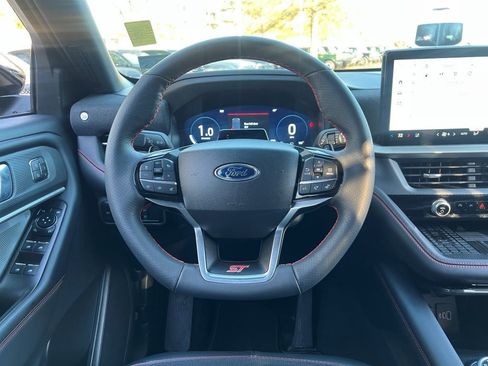 Used 2025 Ford Explorer ST image 24