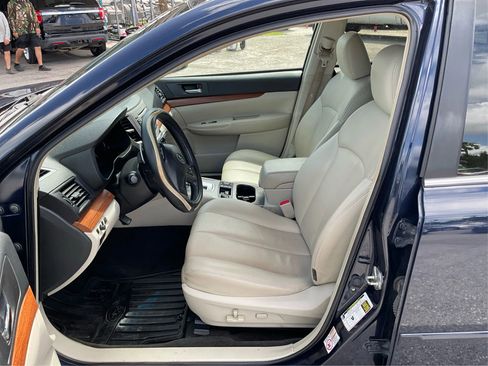 Used 2014 Subaru Outback 2.5i Limited w/ Moonroof Package image 9