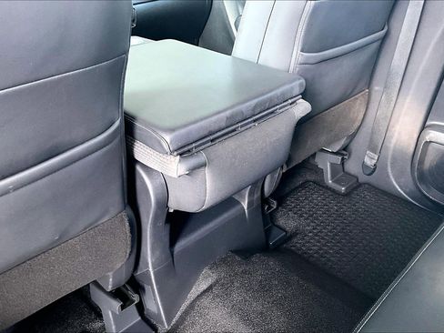 Used 2021 Nissan Titan S w/ S Utility Package image 11