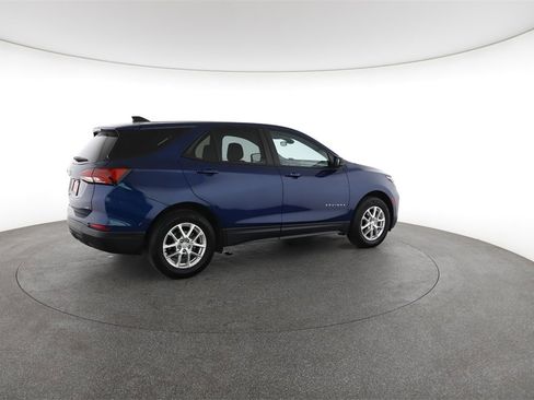 Used 2022 Chevrolet Equinox LS w/ LS Convenience Package image 13