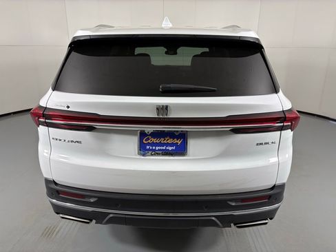 Used 2025 Buick Enclave Preferred image 9