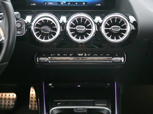 Used 2023 Mercedes-Benz GLA 250 4MATIC image 26