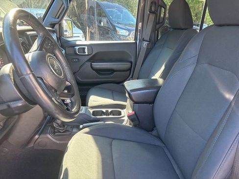 Used 2018 Jeep Wrangler Unlimited Sport S image 6