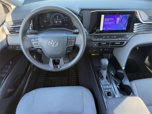 Used 2025 Toyota Camry LE image 12