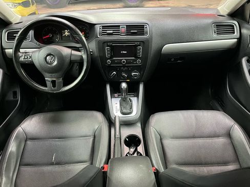 Used 2011 Volkswagen Jetta SEL FWD image 9