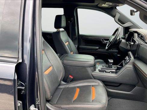 Used 2023 GMC Sierra 1500 AT4 w/ Technology Package AWD/4WD image 13