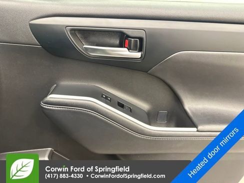 Used 2024 Toyota Highlander XLE image 15