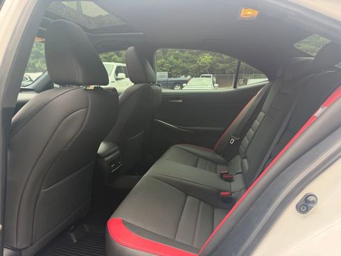 Used 2019 Lexus IS 300 RWD image 10