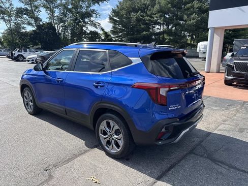 Used 2024 Kia Seltos S AWD/4WD image 3