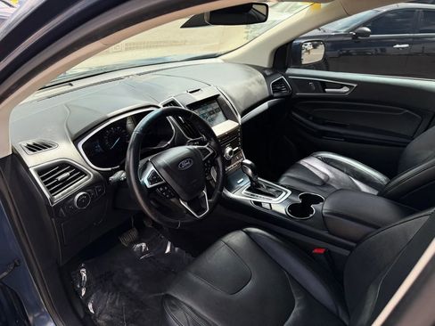 Used 2018 Ford Edge Titanium w/ Equipment Group 302A AWD/4WD image 11