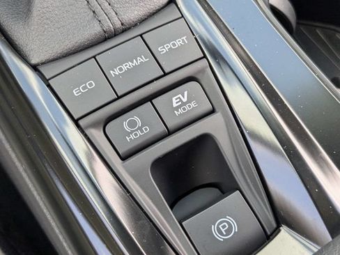 Used 2026 Toyota Camry SE FWD image 27