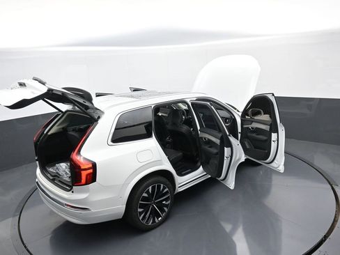 Used 2025 Volvo XC90 T8 Ultra w/ Protection Package image 44