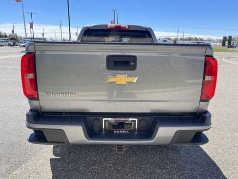Used 2019 Chevrolet Colorado W/T w/ WT Convenience Package AWD/4WD image 6
