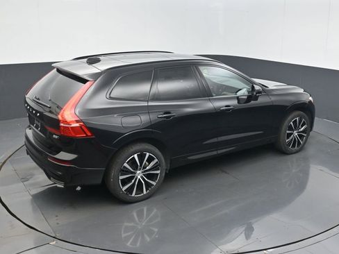 Used 2024 Volvo XC60 B5 Plus image 21
