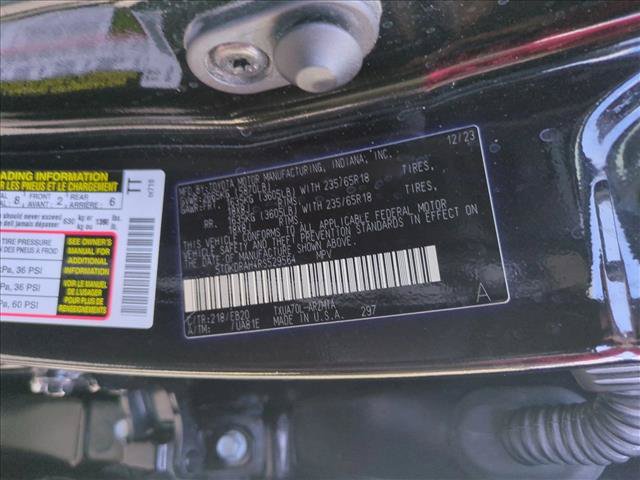 Used 2024 Toyota Highlander XLE FWD image 25