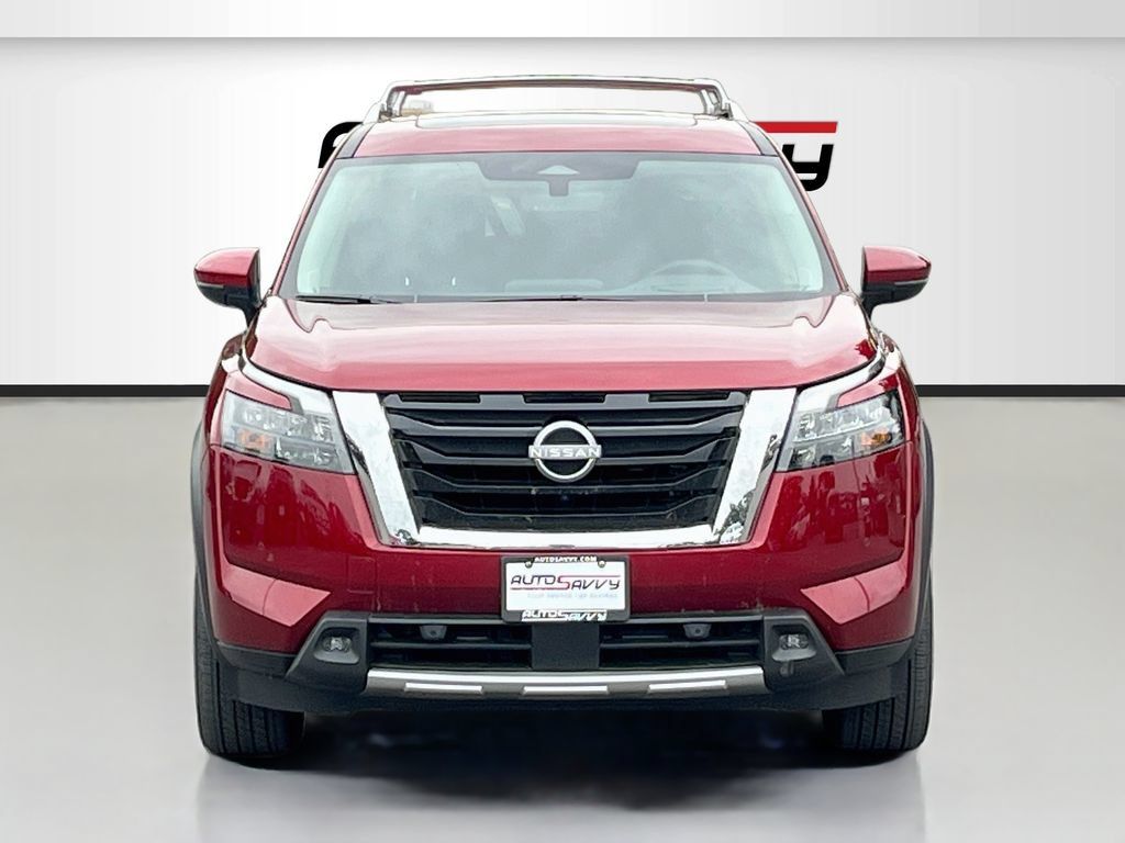 Used 2025 Nissan Pathfinder Platinum w/ Cargo Package AWD/4WD image 2