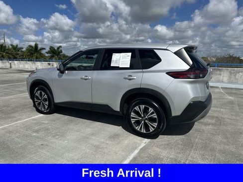 Used 2023 Nissan Rogue SV image 16