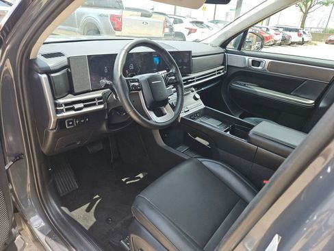 Used 2025 Hyundai Santa Fe SEL FWD image 13