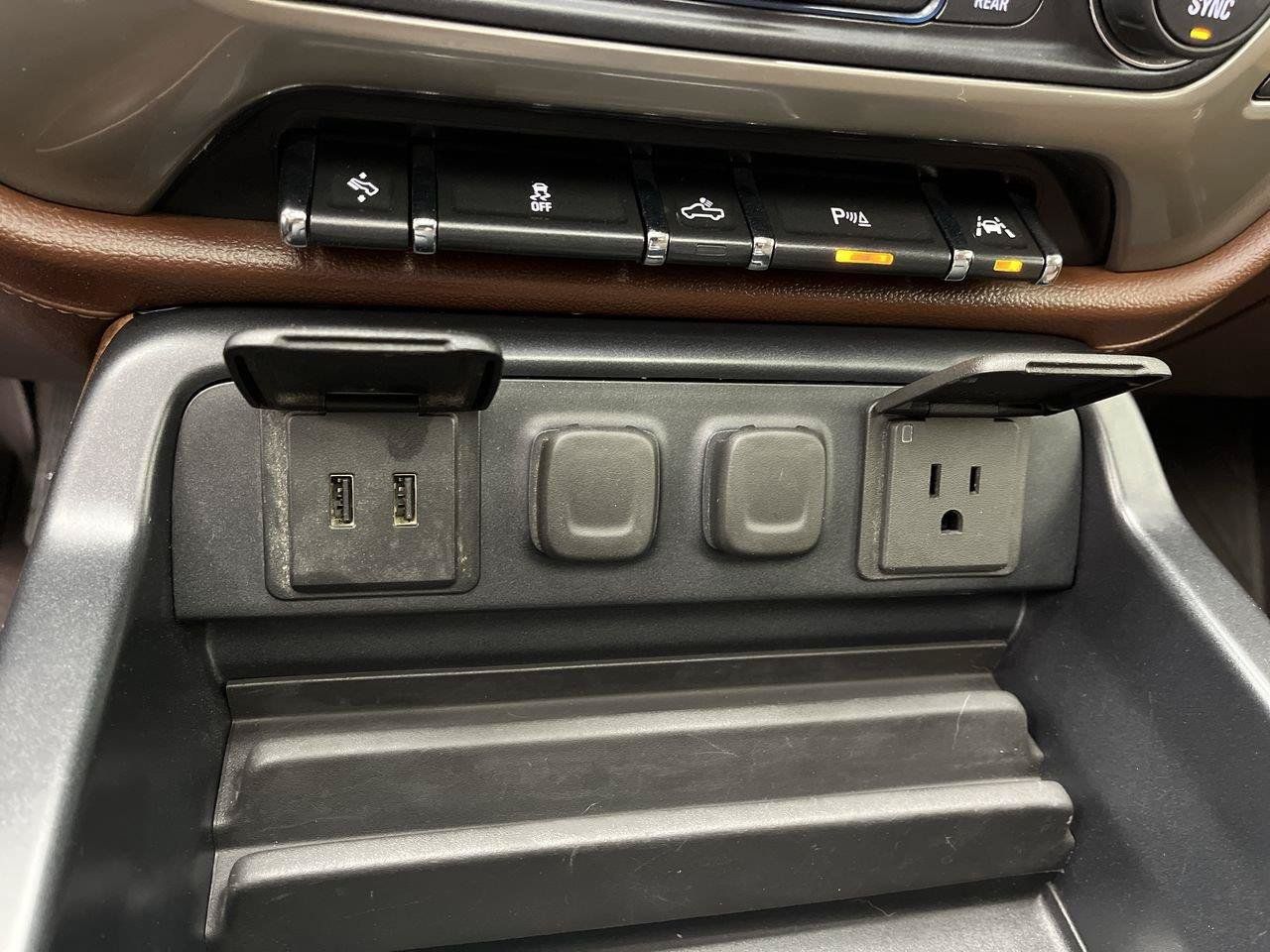 Used 2018 Chevrolet Silverado 1500 High Country w/ LPO, Protection Package AWD/4WD image 24