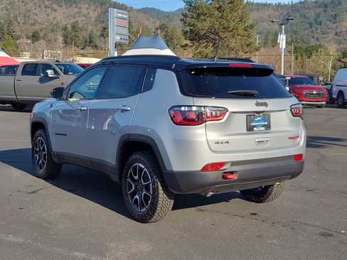 New 2026 Jeep Compass Trailhawk w/ Sun, Sound & Navigation Group image 12