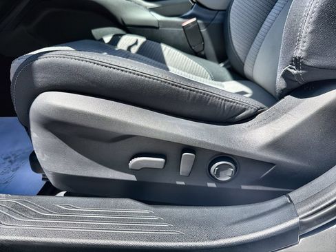 Certified 2025 Subaru Outback Premium AWD/4WD image 16