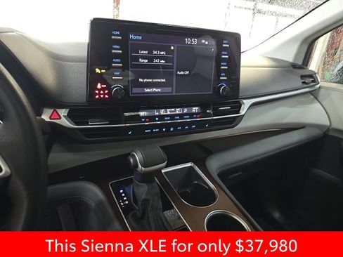 Used 2024 Toyota Sienna XLE image 28