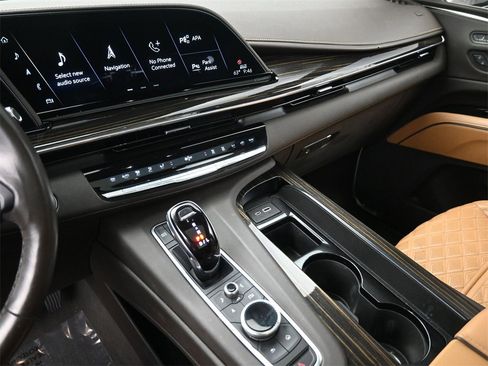 Used 2022 Cadillac Escalade ESV Sport w/ Touring Package image 8