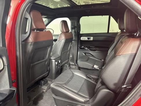 Certified 2023 Ford Explorer Platinum w/ Technology Package image 12