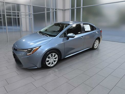 Used 2022 Toyota Corolla LE FWD image 4