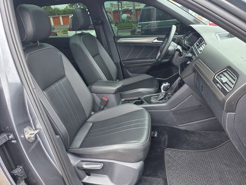 Used 2024 Volkswagen Tiguan SE R-Line FWD image 25