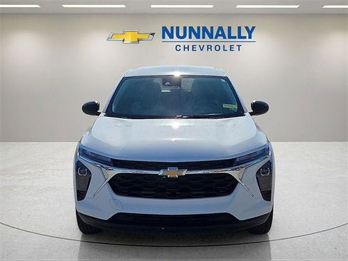 Certified 2025 Chevrolet Trax LS image 8