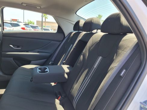 Used 2025 Hyundai Elantra SEL FWD image 13
