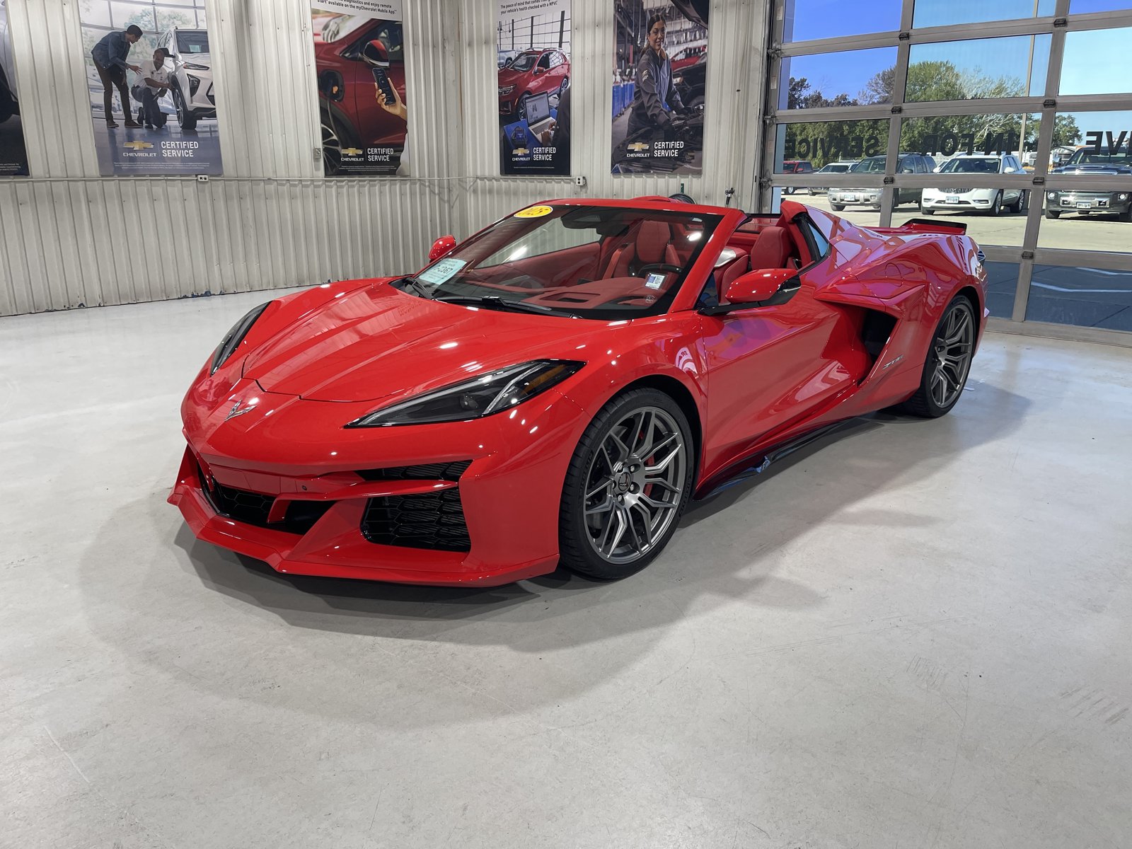 Used 2025 Chevrolet Corvette Z06 RWD image 4